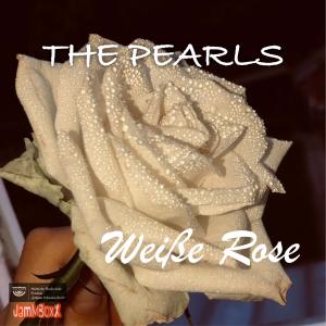 Auf einer weißen Rosenblüte sind feine Tröpfchen - das CD Cover der Band