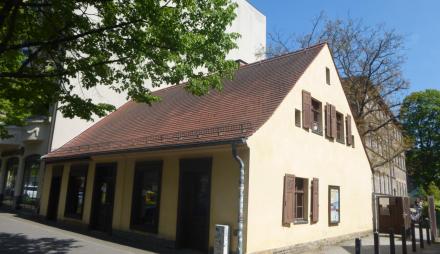 Das ehemalige Kolonistenhaus Sowtscheck in der Karl-Liebknecht-Straße 23 wird heute von der Evangelische Kirchengemeinde genutzt