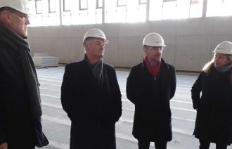 Oberbürgermeister Mike Schubert besichtigt gemeinsam mit Bernd Rubelt, Bert Nicke und Eva Weiß das neue Stadtquartier Krampnitz.