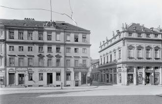 Am Alten Markt 13 und Schwertfegerstraße 1 (v.l.n.r.), Straßenfassaden (1911)