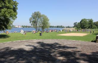 Badestelle Stadtbad Park Babelsberg am Tiefen See.