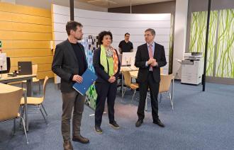 Gregor Jekel, Brigitte Meier und Mike Schubert beim Start der städtischen Wohnberatung in der Wilhelmgalerie 