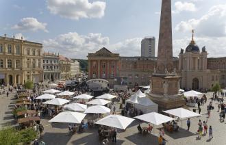 Treiben auf dem Alten Markt, Foto: André Stiebitz, Lizenz: Landeshauptstadt Potsdam