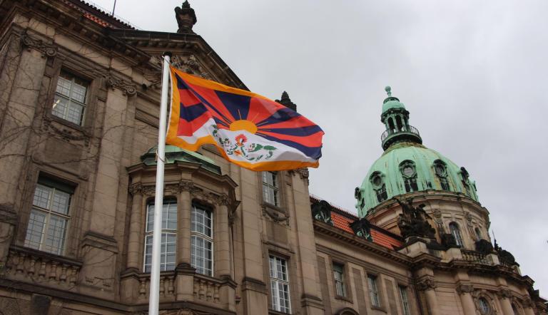 Die Landeshauptstadt Potsdam zeigt Flagge für Tibet.