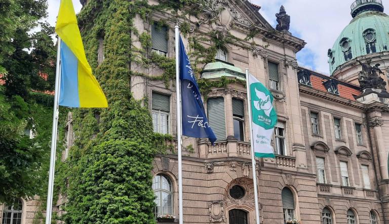 Potsdam zeigt Flagge für eine atomwaffenfreie Welt