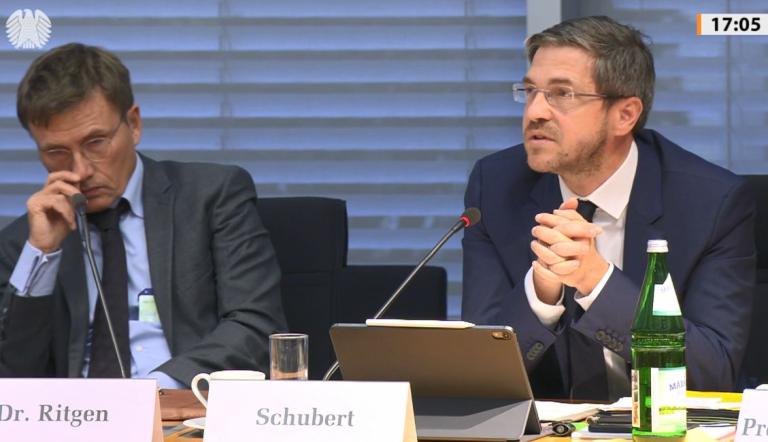 Oberbürgermeister Mike Schubert vor dem Innenausschuss des Bundestages