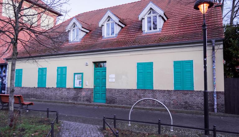 Dieses Foto zeigt die Seniorenfreizeitstätte Weberhaus Babelsberg.
