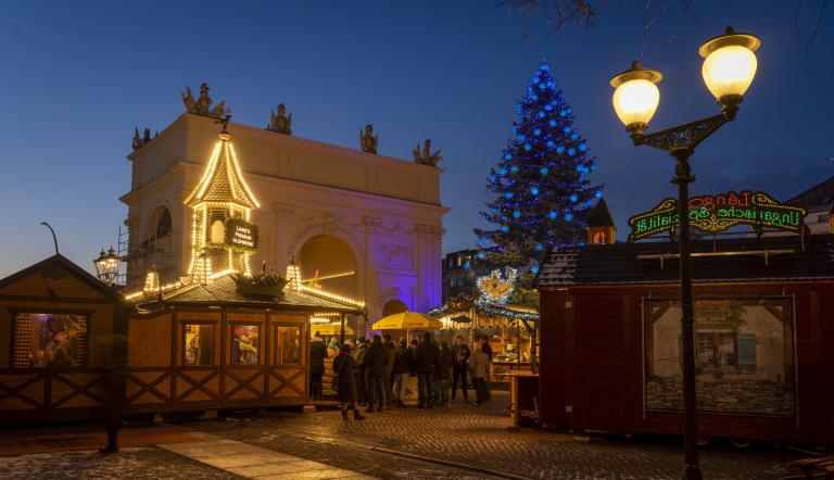 Weihnachtsmarkt Blauer Lichterglanz, Foto: Benjamin Genz, Lizenz: PMSG Potsdam Marketing und Service GmbH